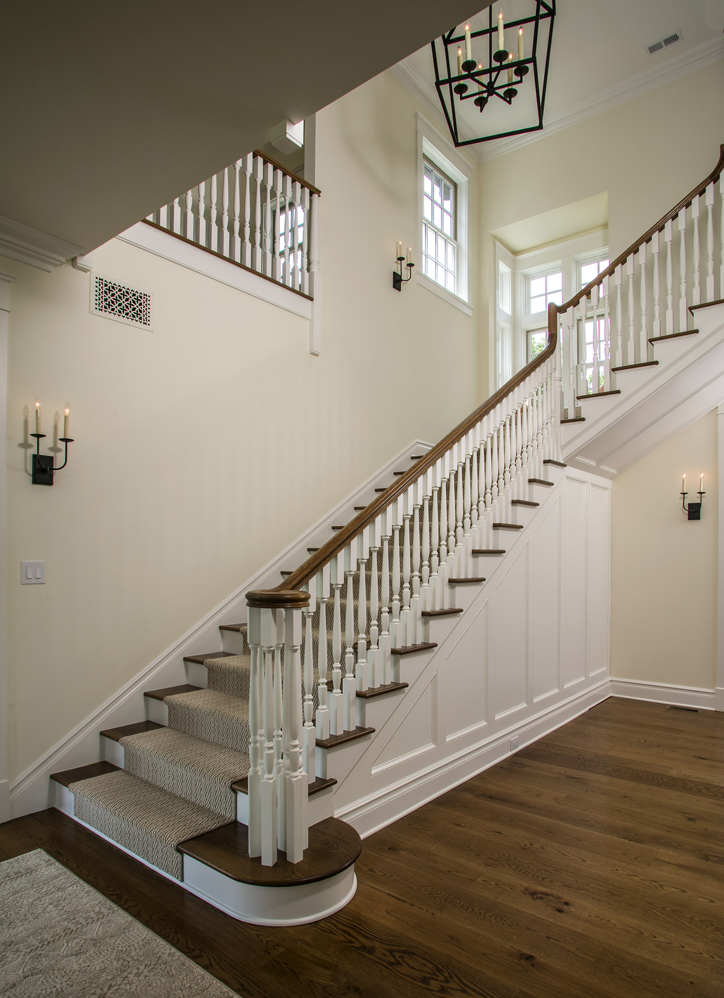 Transitional Manor at Meetinghouse Farm - worthingtonshagencustombuilder